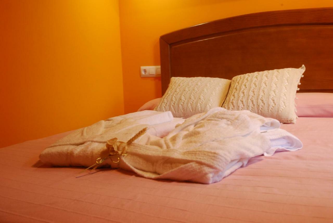 Apartamento Isabel Artemis Es San Tirso de Abres Exterior foto
