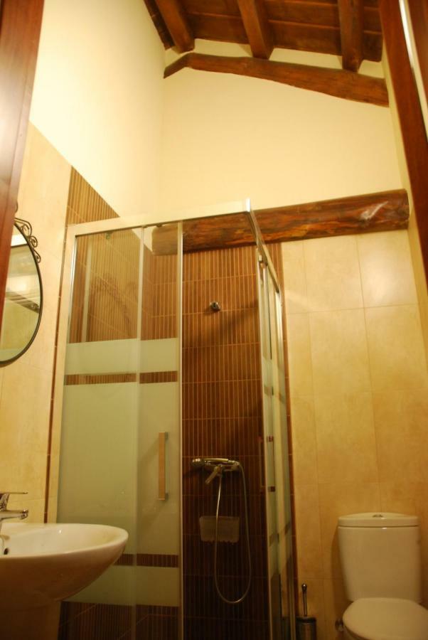 Apartamento Isabel Artemis Es San Tirso de Abres Exterior foto